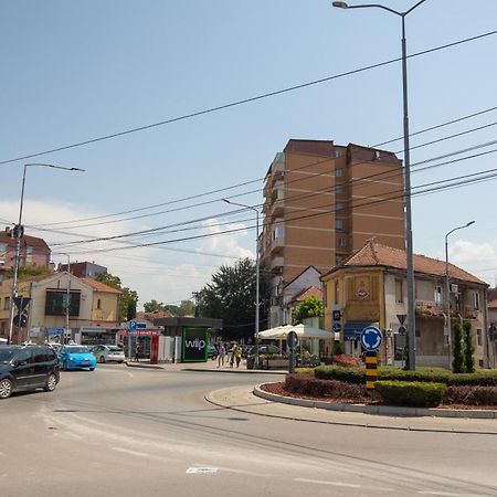 4 Rooms Apartments Ниш Экстерьер фото