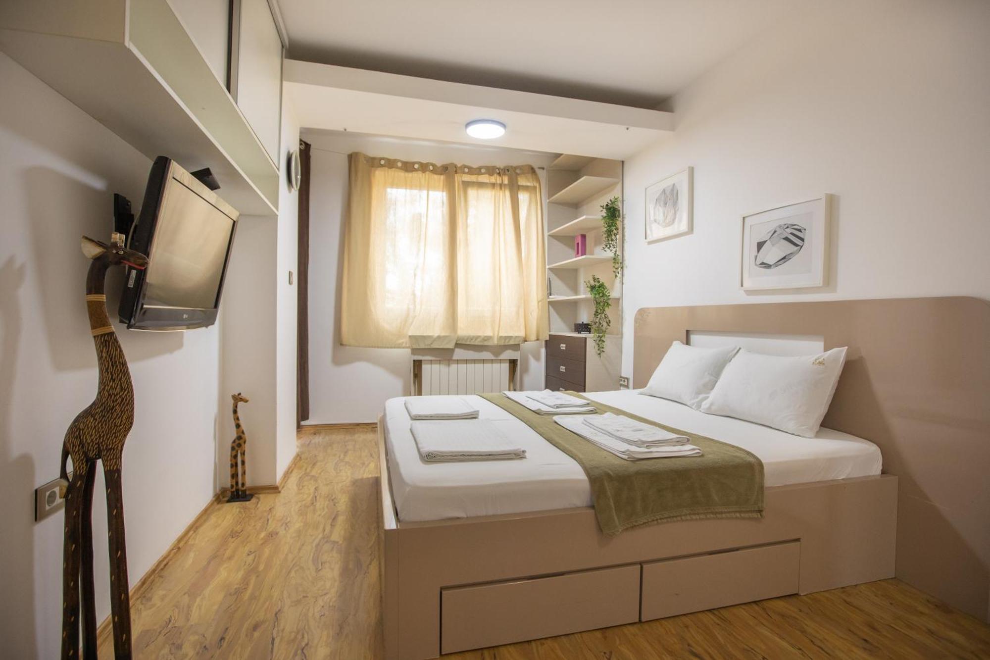 4 Rooms Apartments Ниш Экстерьер фото