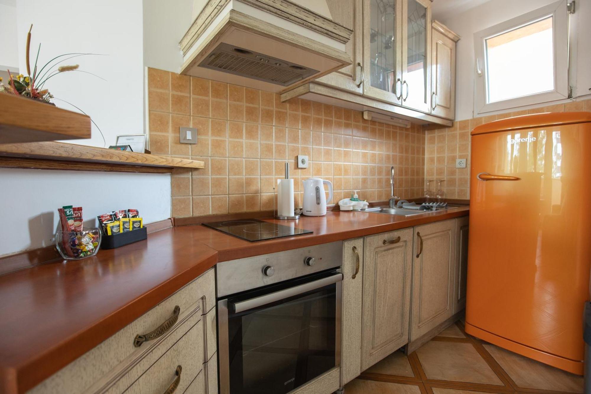 4 Rooms Apartments Ниш Экстерьер фото