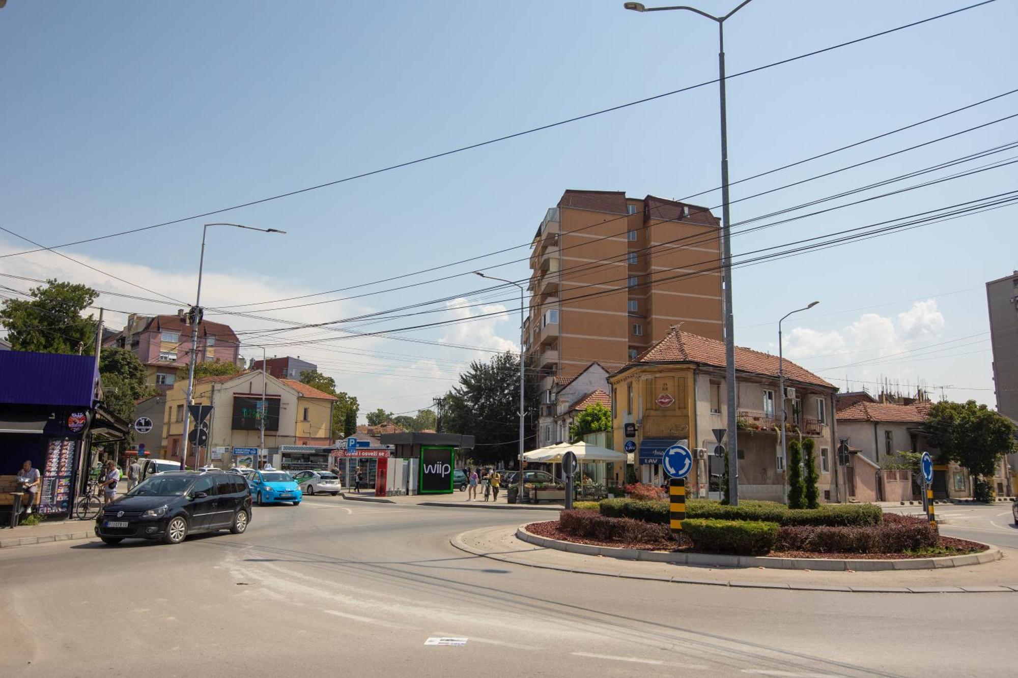 4 Rooms Apartments Ниш Экстерьер фото