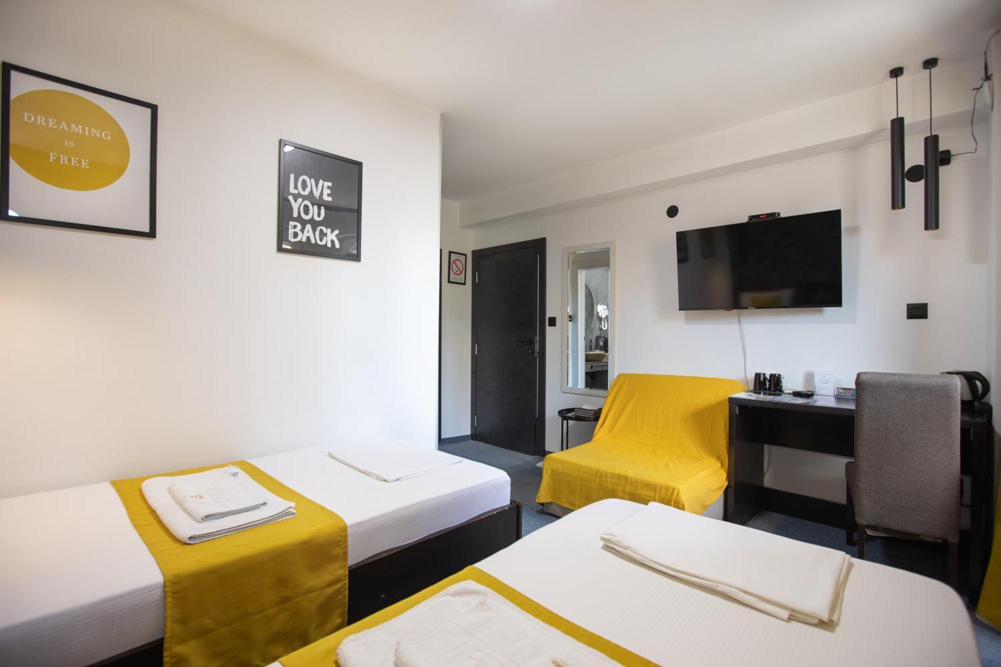 4 Rooms Apartments Ниш Экстерьер фото