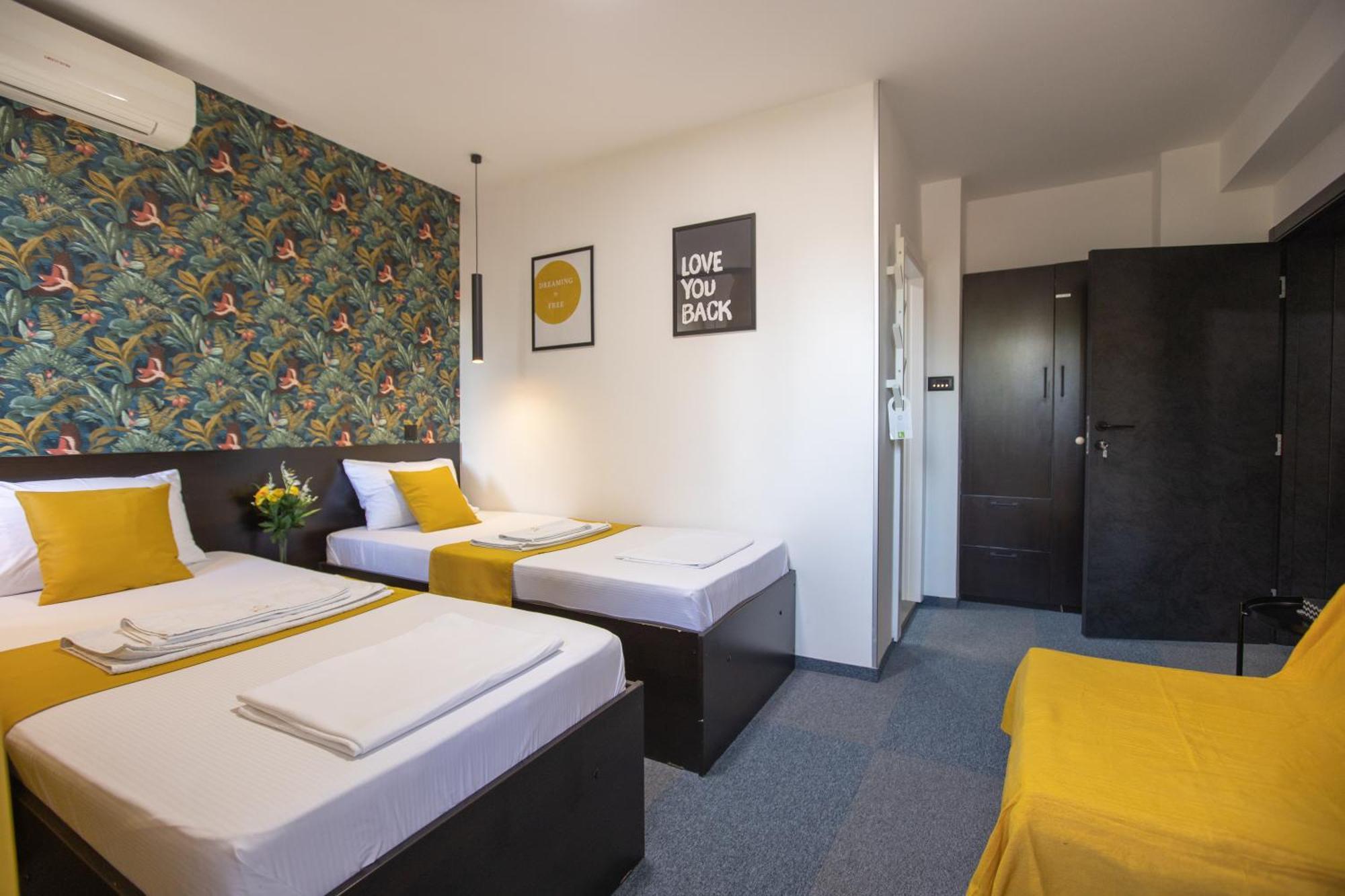 4 Rooms Apartments Ниш Экстерьер фото