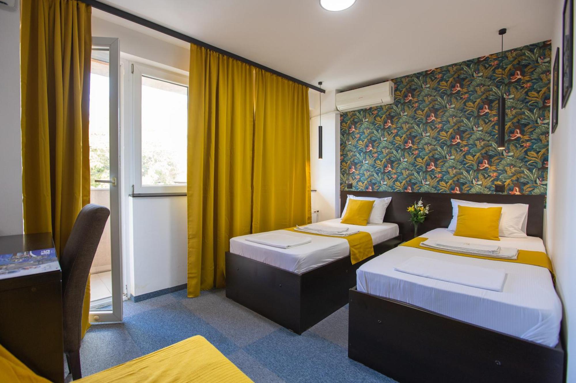 4 Rooms Apartments Ниш Экстерьер фото