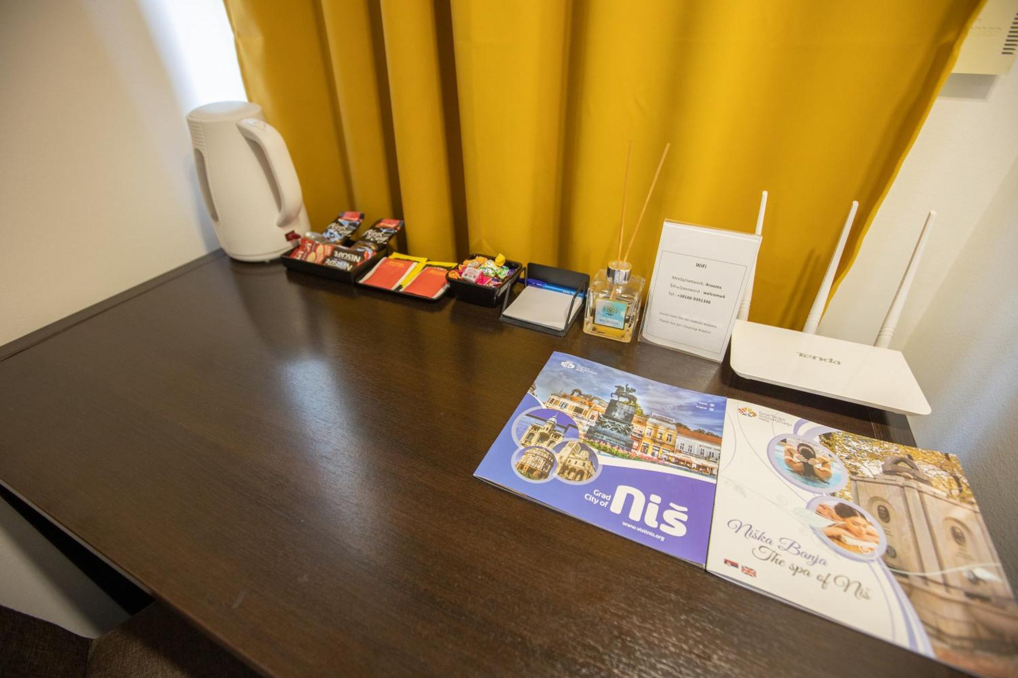 4 Rooms Apartments Ниш Экстерьер фото