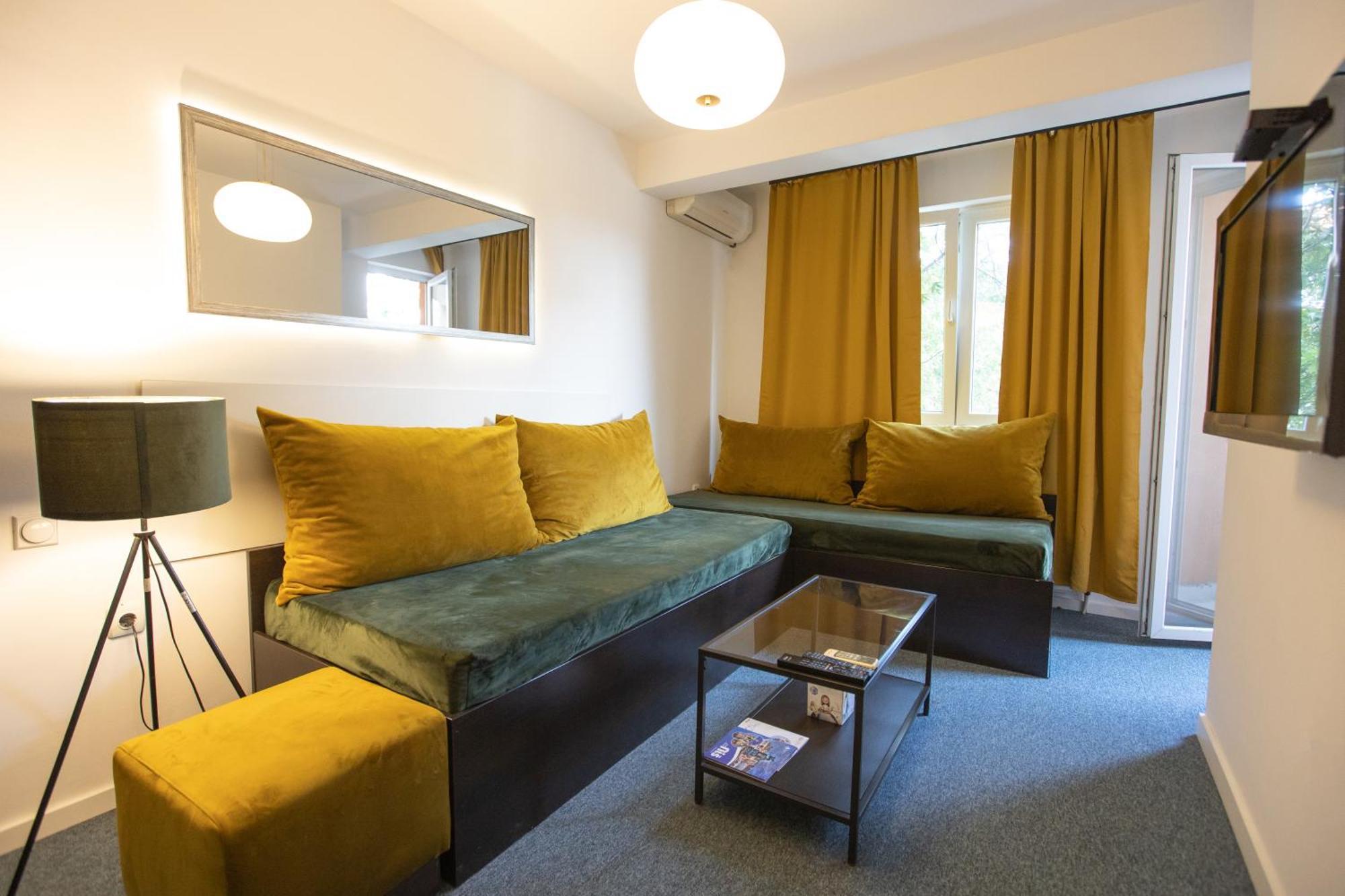 4 Rooms Apartments Ниш Экстерьер фото