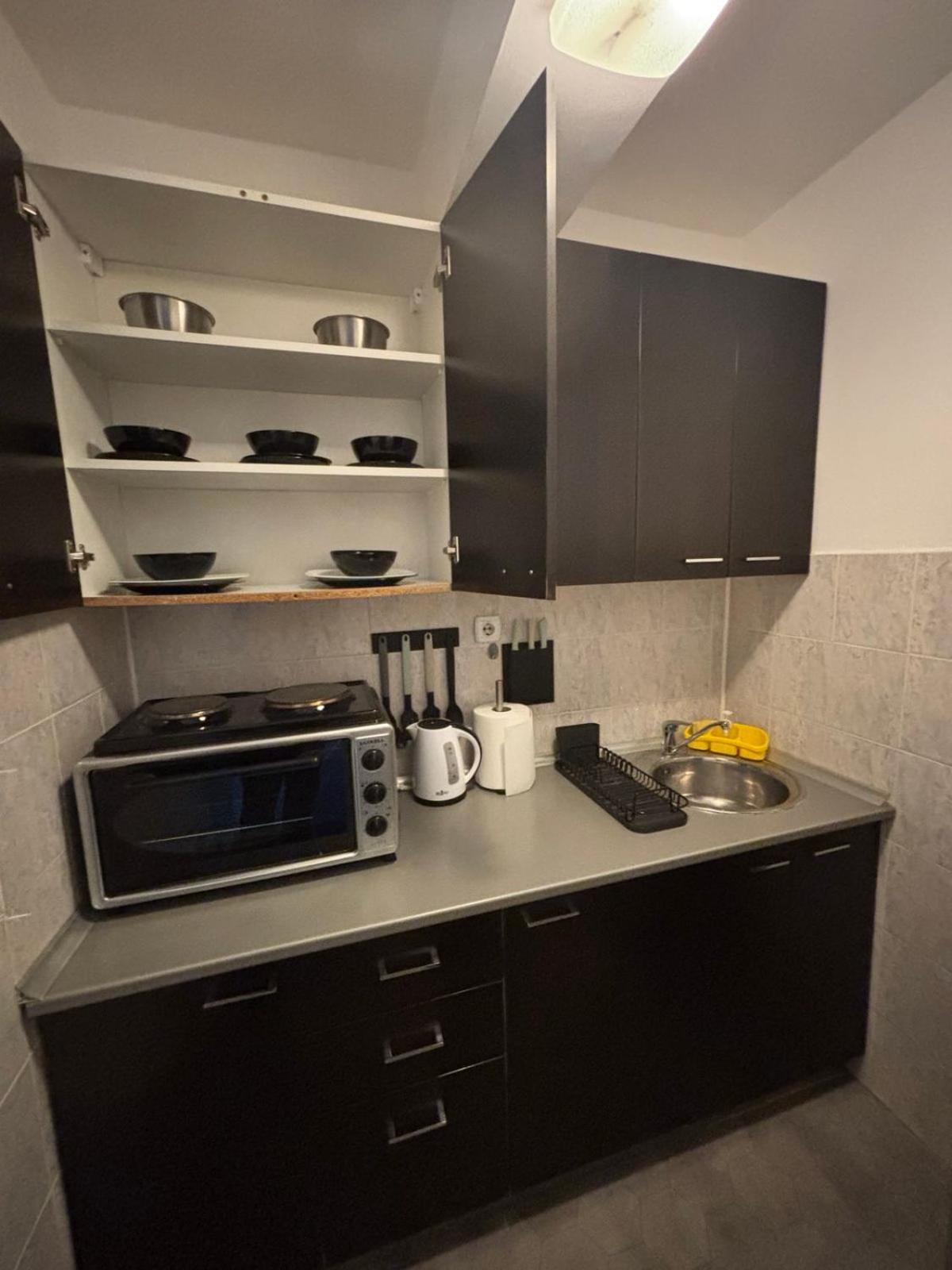 4 Rooms Apartments Ниш Экстерьер фото