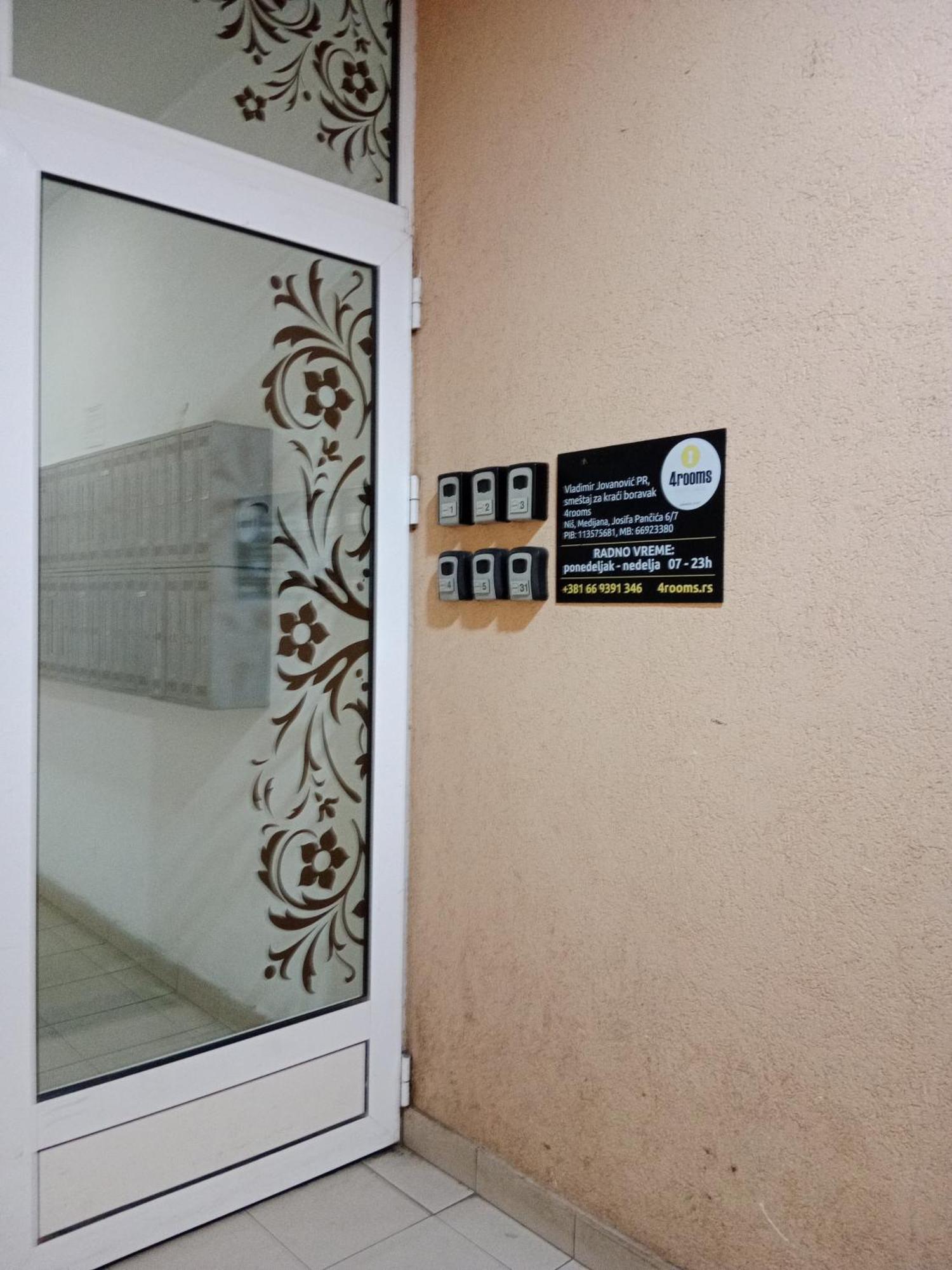 4 Rooms Apartments Ниш Экстерьер фото